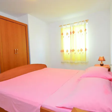 Apartment Enea *