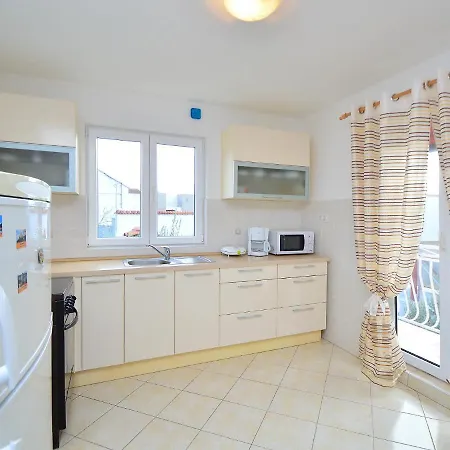 Enea Apartment *